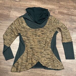 Stylish Gold and Hunter Green Sweater